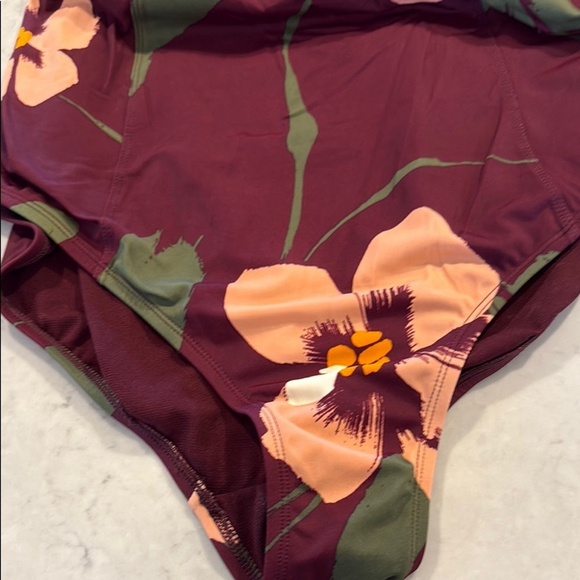 Evri Floral One Piece Swimsuit, removable straps size 2X - Picture 3 of 8